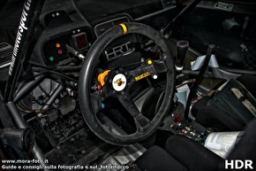 HDR interni di una macchina da rally.